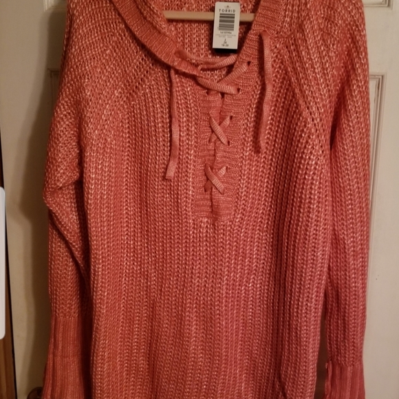 NWT Hooded Raglan Sweater - Picture 5 of 9